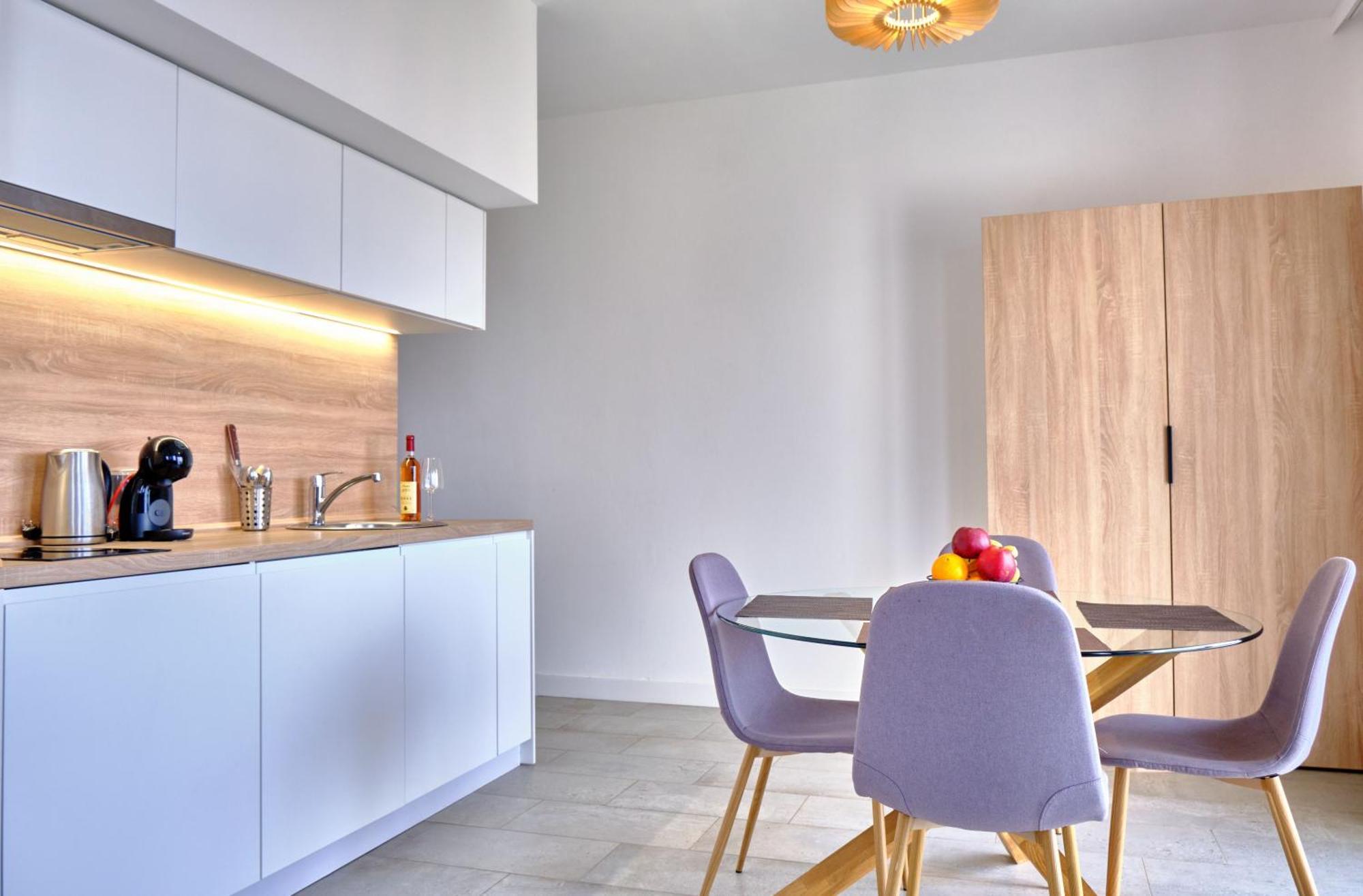Apartments Magic Box II อัตเจฮะห์ ภายนอก รูปภาพ
